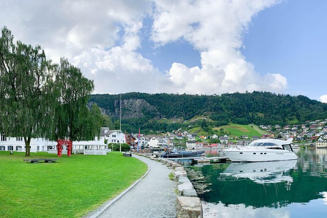 4 Day Bergen - Hardangerfjord private fjord-cruise - Bergen to Hardanger: why this private format feels special