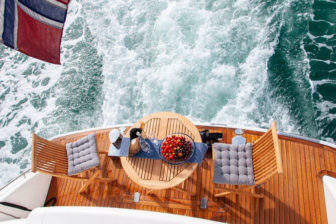 4 Day Bergen - Hardangerfjord private fjord-cruise - Day 3 afternoon to evening: cruising Norheimsund to Eidfjord by flybridge