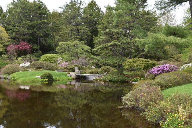 4 Hour: Elite & Exclusive Acadia with Fjord and Mansions - Northeast Harbor and Somes Sound: mansions, yachts, and fjord depth