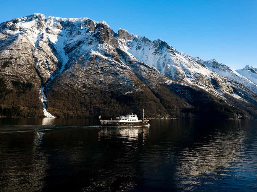 Ålesund: Fjord Tour with Lunch on MS Bruvik - Onboard Drinks and Warmth: What’s Included vs. What You Pay For