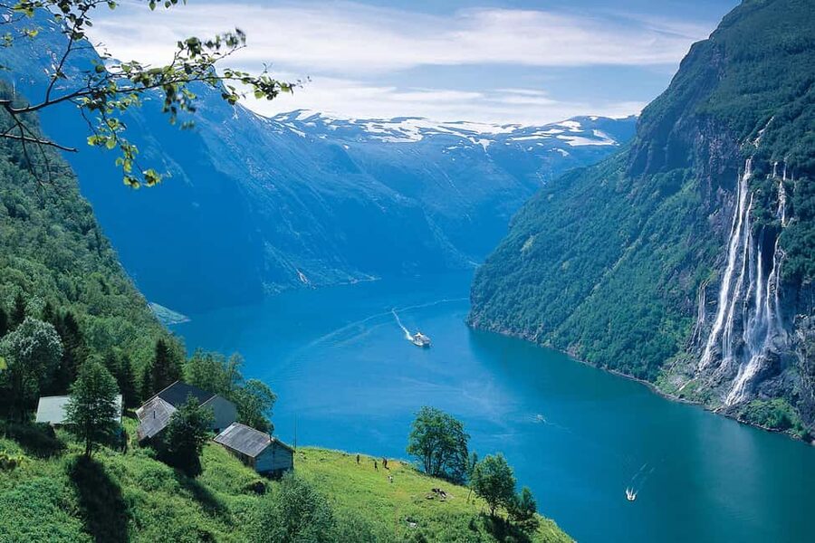 Ålesund to Geiranger Fjord Boat Tour with Return Bus Tour - Why this Ålesund to Geiranger boat-and-bus day feels worth it