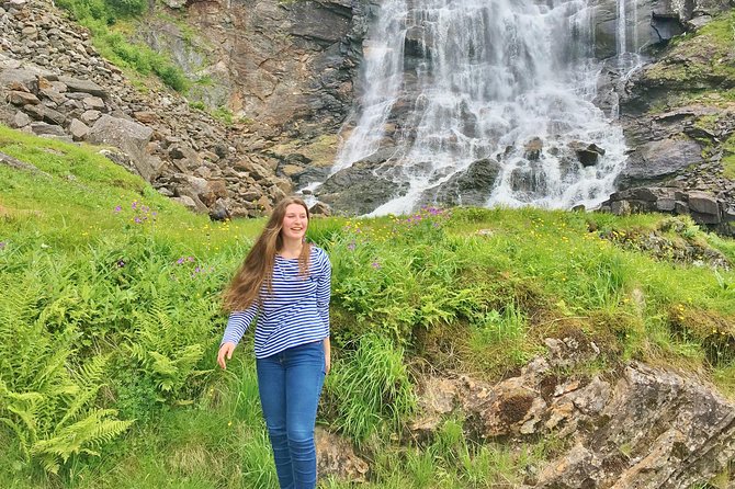 AMAZING HARDANGER FJORD: Private guided round trip from Bergen, 10 hours - Hardangervegen Waterfall Pair: Fossen Bratte and Steinsdalsfossen