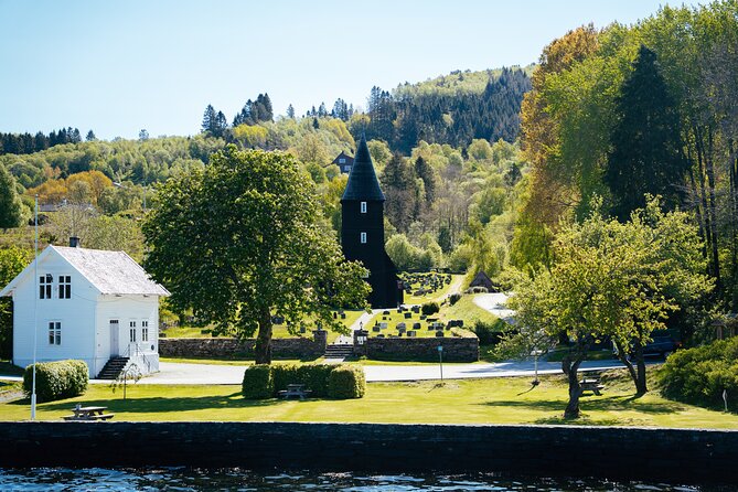 Bergen: Mostraumen Fjord Cruise with Local Guide - Onboard comfort and the waffle factor: staying warm while you chase photos