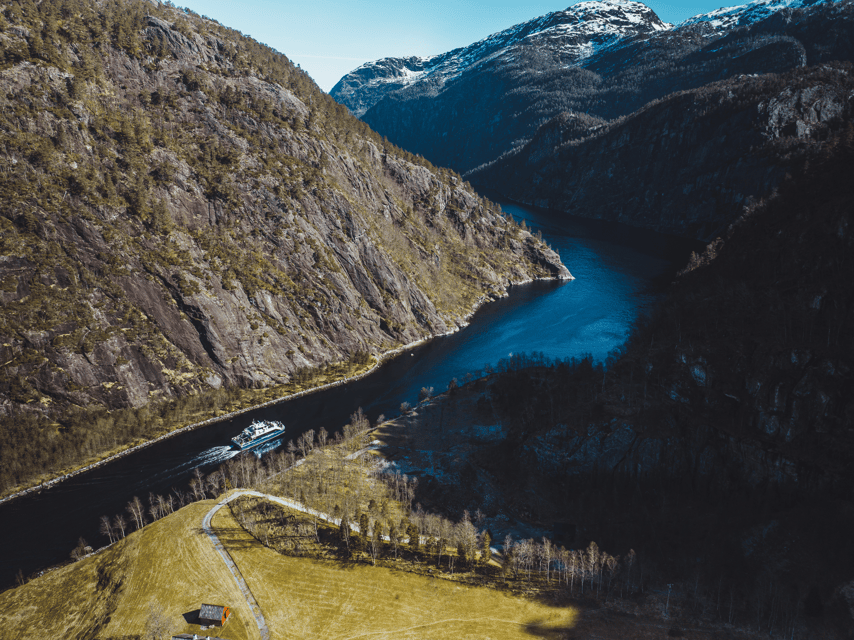 Bergen: Mostraumen Fjord & Waterfall Cruise - Weather, Rain, and Winter Ice: What to Expect When Nature Pushes Back