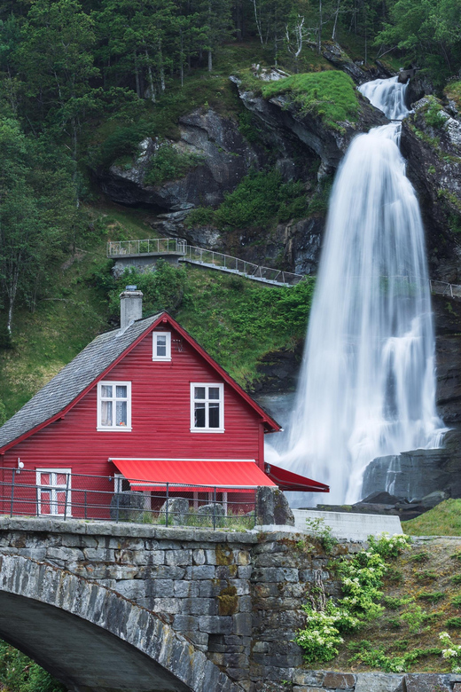 Bergen: Private Waterfalls and Wonders of Fjord Norway - The Bergen start: Osterfjord, a Voss photo stop, and settling into the day