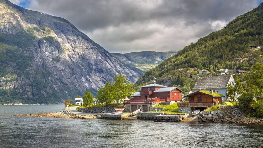 Bergen: Private Waterfalls and Wonders of Fjord Norway - Skjervsfossen and Måbø Valley: getting your first big waterfall hit