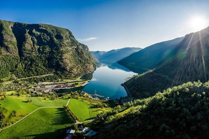 Bergen: UNESCO Fjord Cruise, Flåm & Stegastein - Incl. Lunch - Stegastein Viewpoint: The 30-Meter-Out Platform Above the Aurlandsfjord
