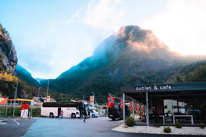 Bergen: UNESCO Fjord Cruise, Flåm & Stegastein - Incl. Lunch - The Return Leg: Gudvangen Fjordtell or Stalheim Waffles With Views