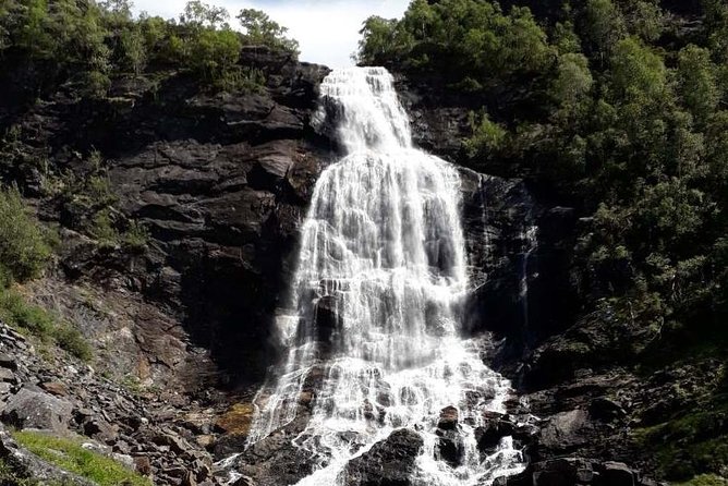Bride's Veil and Steinsdalsfossen waterfalls with sceneries of Hardanger Fjord - Bergenhus Fortress: Haakon Hall and Rosenkrantz Tower Views