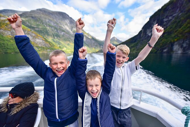 Fjord Sightseeing Tour by Boat in Geiranger - Why Geirangerfjord from the water beats the viewpoint