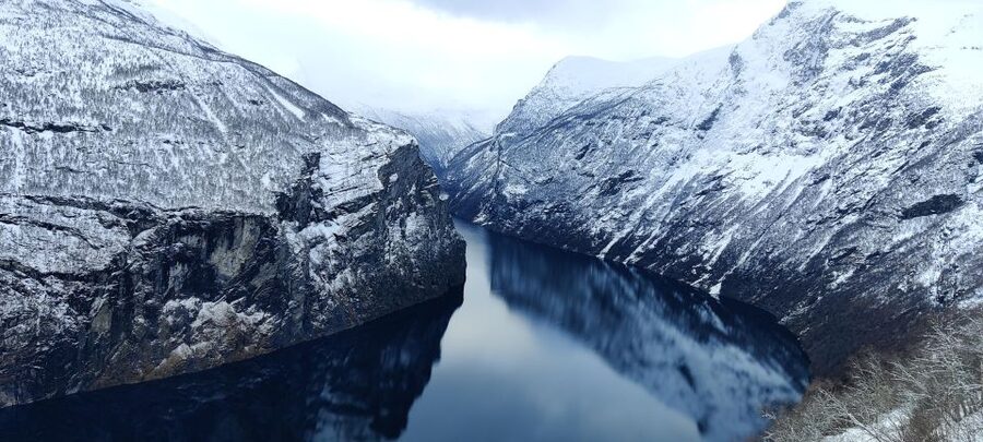 From Ålesund: Winter Fjord Cruise to Geirangerfjord - Norwegian Fjord Centre + Waterfall Walk: Choose Your Own Amount of Legs
