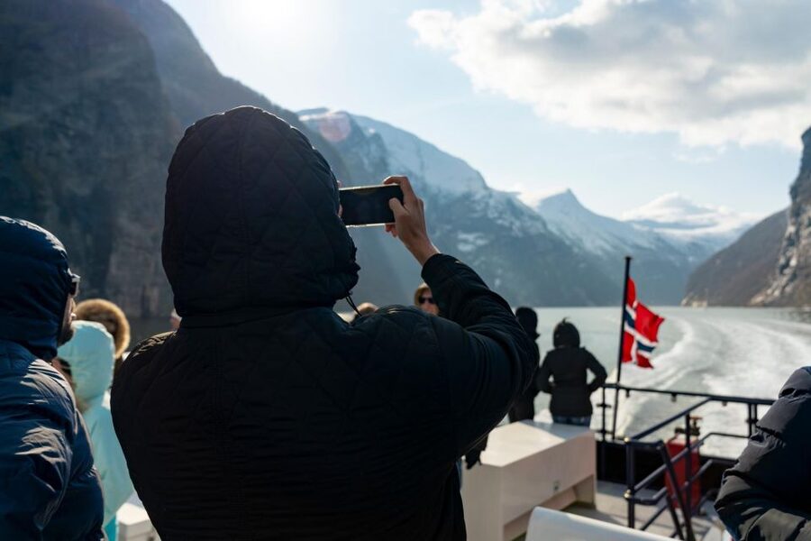 From Ålesund: Winter Fjord Cruise to Geirangerfjord - Comfort Tips for Cold-Water Season: Shoes, Layers, and Deck Time
