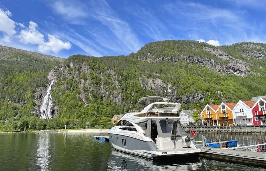 From Bergen: Modalen Private Fjord Cruise with Waterfalls - Waterfall-contact time: taste, shower, and cold-water options