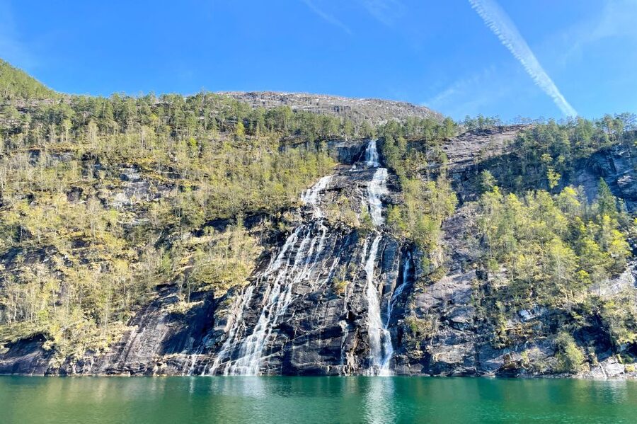 From Bergen: Modalen Private Fjord Cruise with Waterfalls - On board: snacks, wine, music, and the feel of true privacy