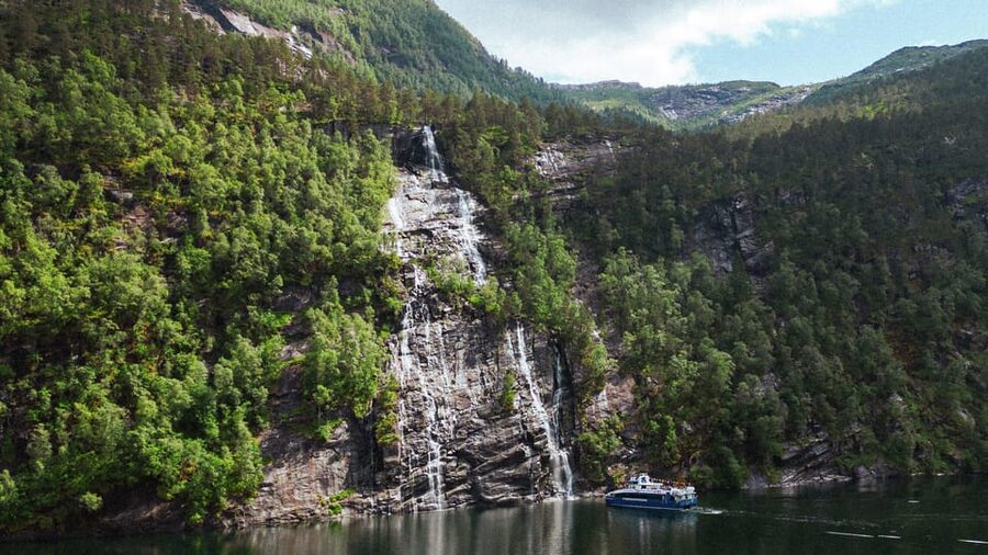 From Bergen: The Original Fjord Cruise to Mostraumen - Warm cabin comfort vs. windy deck reality