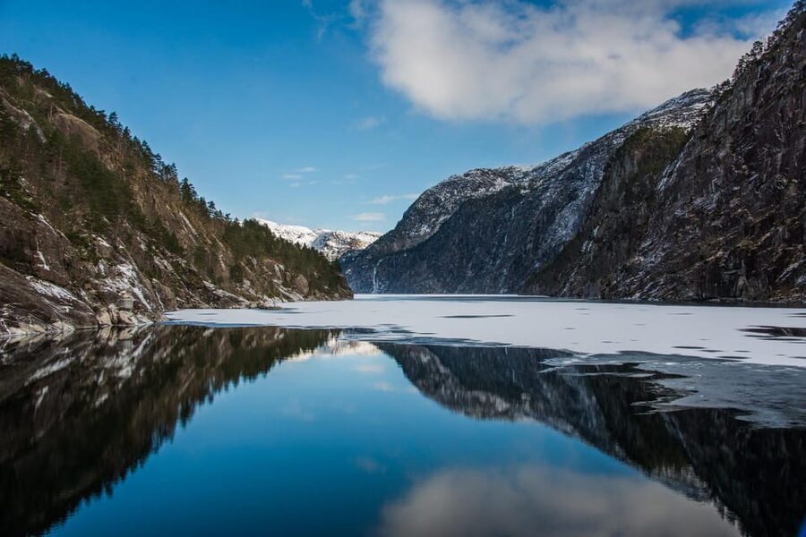 From Bergen: The Original Fjord Cruise to Mostraumen - Audio guide, kiosk treats, and how to make the most of the slow moments