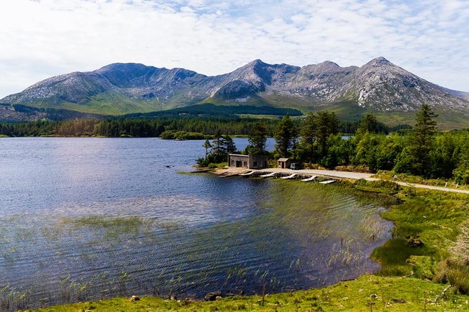 From Dublin: Kylemore Abbey, Connemara, Killary Fjord & Galway - From Molly Malone to Oughterard: what the drive gets you
