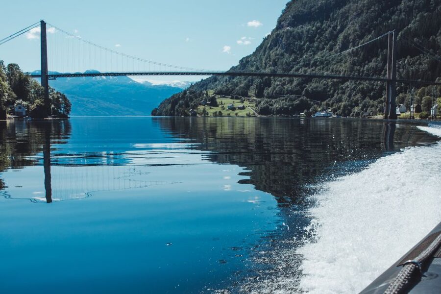 From Norheimsund: Hardangerfjord & Fyksesund RIB Fjord Tour - Seasonal Magic: Waterfalls in Spring, Ice in Winter