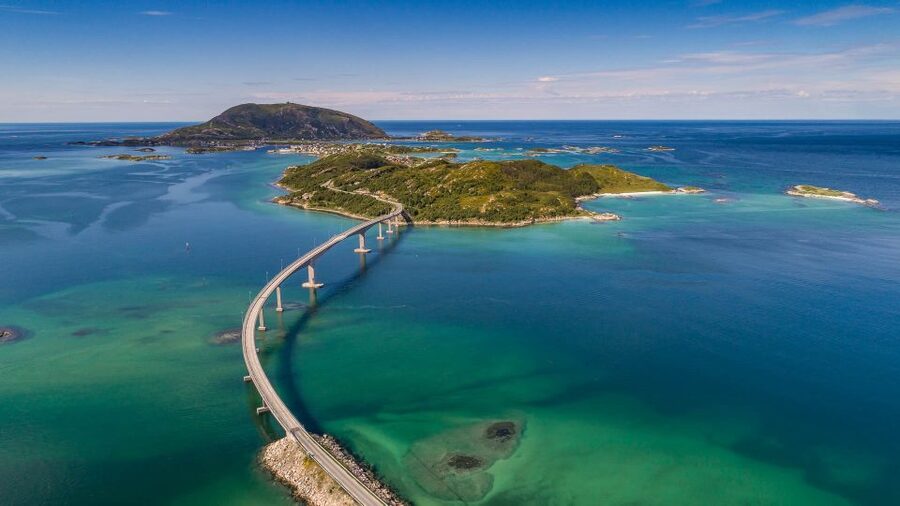 From Tromsø: Arctic Wildlife & Fjord Sightseeing Tour by Car - Pickup in Tromsø and the comfort of a Mercedes van