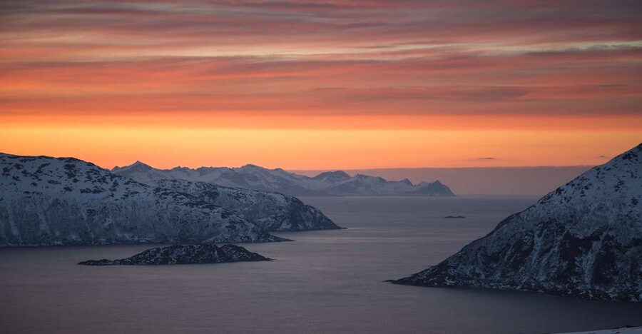 From Tromso: Norwegian Fjords Half-Day Tour - Meeting at Magic Ice Bar and What the Minibus Means for You