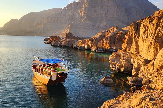 Full day Dhow: Khasab, Musandam: Dolphins, Snorkeling & Fjords - Lunch, drinks, and Qawa coffee: the comfort factor