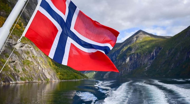 Geiranger: Fjord and Waterfalls Sightseeing Boat Trip - The audio guide on your phone: Voice of norway in 12 languages