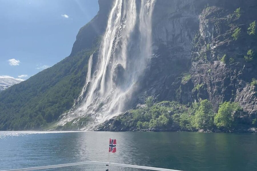 Geiranger Fjord Boat Tour with Waterfall Tasting - Duration and pacing: how the 1 hour really feels