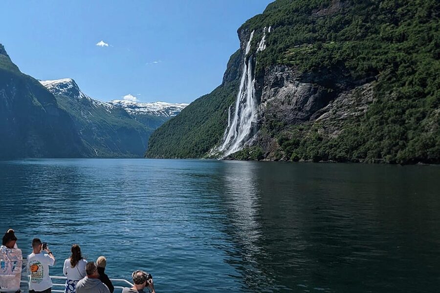 Geiranger Fjord Tour from Hellesylt (2 hours in Geiranger) - Geiranger town in 2 hours: use it for walking and reset time