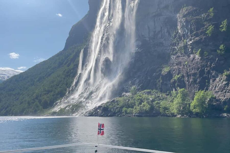 Geiranger Fjord Tour from Hellesylt (2 hours in Geiranger) - Food, drinks, and what’s included (so you don’t get stuck)