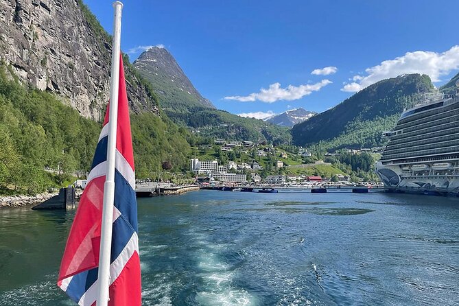 Geiranger Fjord Tour with Waterfall Tasting - Geiranger Fjord in one hour: what the timing really feels like