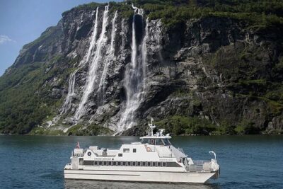 Geiranger Fjord Tour with Waterfall Tasting - Cruising the Geiranger Fjord to Seven Sisters (Stop 1)
