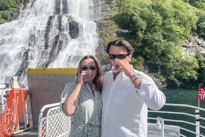 Geiranger Fjord Tour with Waterfall Tasting - Returning through the Geiranger fjord (Stop 4): sightseeing on the way back