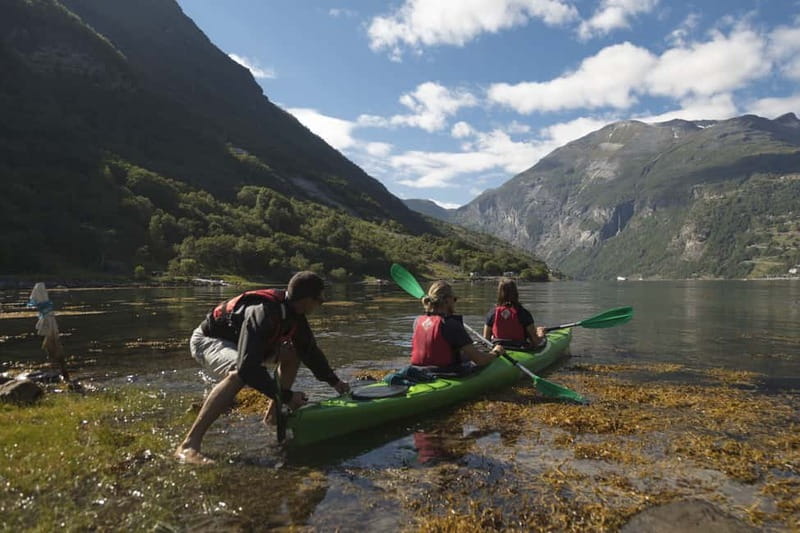 Geiranger: Guided Kayak Tour in Geiranger Fjord - Your 2-Hour Flow: How the Paddle Time Actually Feels