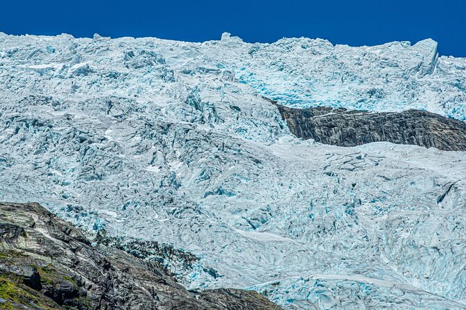 Guided Fjord & Glacier Tour - From BERGEN - From Bergen at 7:30 to Fjærland and back: how the 13-hour rhythm feels