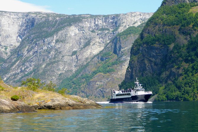 Guided Fjord & Glacier Tour - From BERGEN - Tvindefossen waterfall: a fast finale with big height