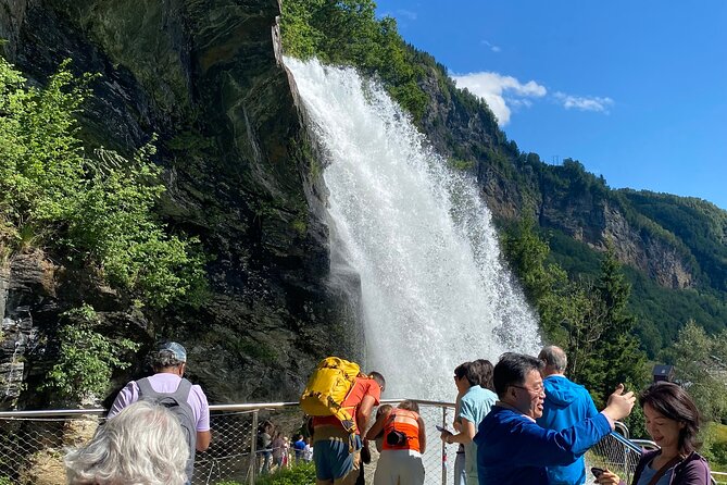 Guided tour to Hardanger Fjord, Waterfalls and Ferry Crossing - Why this Hardanger Fjord day trip works from Bergen