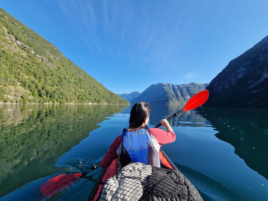 Hellesylt: Beginner-Friendly Fjord Kayaking Experience - The Guide Effect: Local Stories Without a Lecture