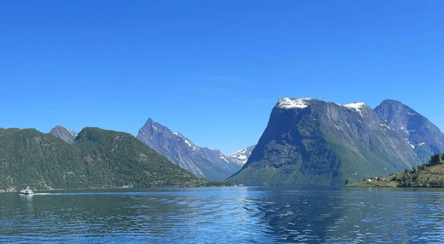 Hjørundfjord Fjord Cruise Afternoon Rountrip from Ålesund - Value check: what’s included (and what you’ll pay extra for)
