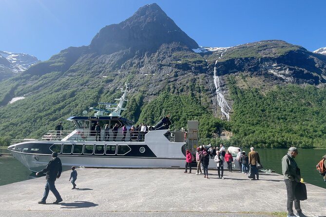 Hjørundfjord Fjord Tour Roundtrip from Ålesund - The Return Through Hjørundfjorden: Same Route, Different Feel