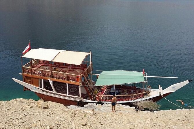 Khasab Dhow Cruise To Musandam Fjords With Lunch Onboard - Timing in Khasab: reporting at 09:30 and leaving by 10:00