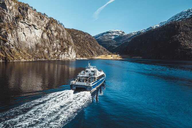Mostraumen Fjord Cruise - the local operator - Mostraumen: The Narrow Narrows That Make It Memorable