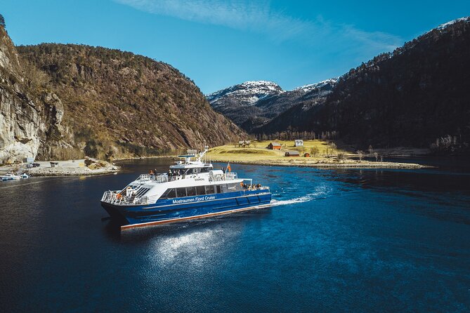 Mostraumen Fjord Cruise - the local operator - Onboard Comfort: Warm Cabin, Toilets, WiFi, and a Kiosk