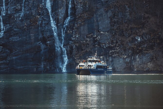 Mostraumen Fjord Cruise - the local operator - Where You Meet: Strandkaien 13 and the Easy-Spot Pier