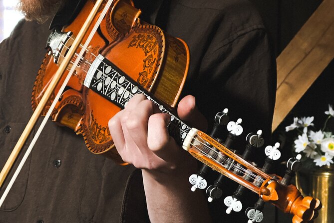 Music of the Fjord: Norwegian Folk at The Fjord Farm in Flåm - Who should book this folk-music evening?