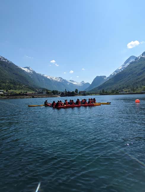 Olden: Guided beginner friendly fjord kayaking.Local company - What makes Olden fjord kayaking feel doable for beginners