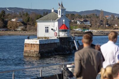 Oslo fjord 3-Course Dinner Cruise with Live Music - Getting there: Rådhusbrygge and how to pick your moment