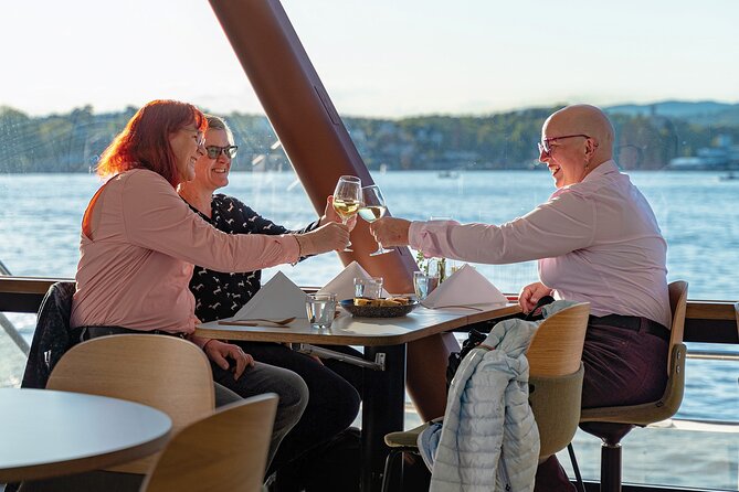 Oslo fjord 3-Course Dinner Cruise with Live Music - Timing and daylight: why fall can feel darker than you expect