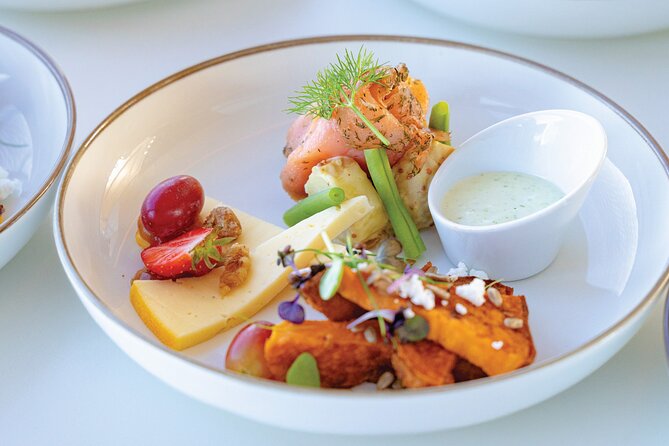 Oslo fjord 3-Course Dinner Cruise with Live Music - Views without the crowd: service, comfort, and seating options