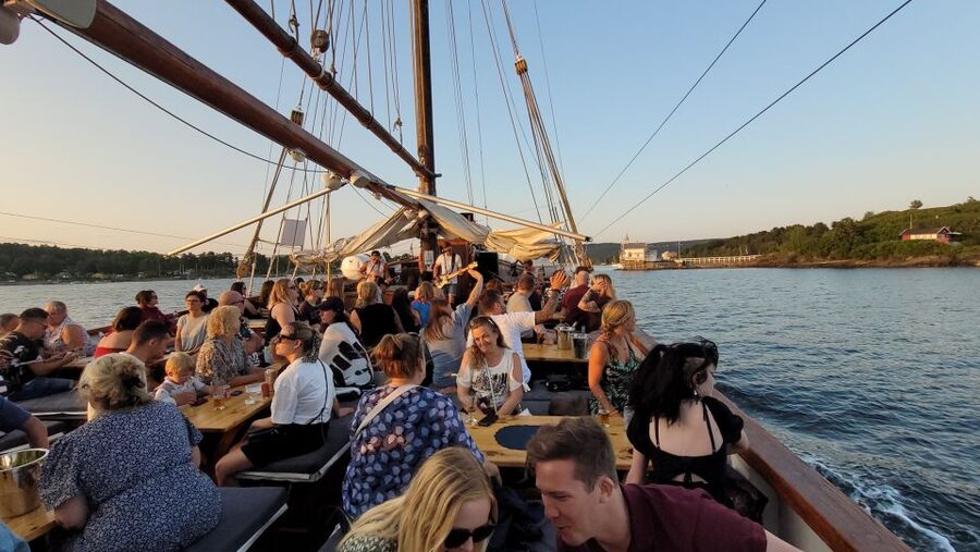 Oslo Fjord Evening Live Rock music cruise with Shrimp buffet - Who this cruise fits best (and who should reconsider)