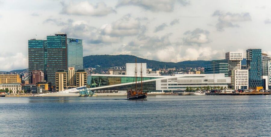 Oslo: Fjord Mini Cruise by Wooden Sailing Ship - The bar onboard: warm drinks, snacks, and a slower pace